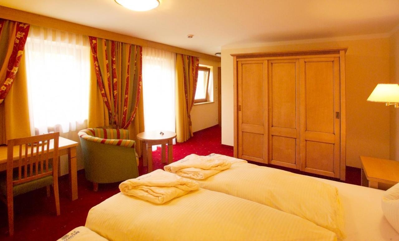 Hotel Montana Sankt Anton am Arlberg Bagian luar foto